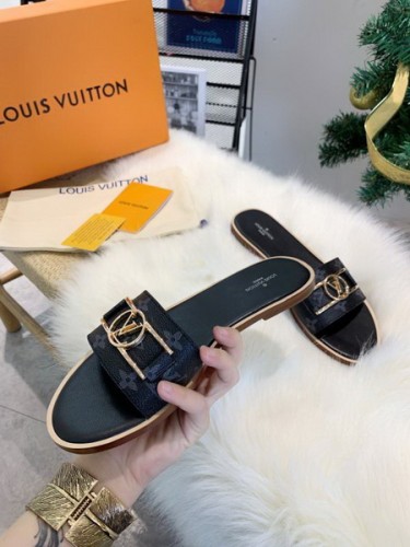 LV women slippers AAA-133