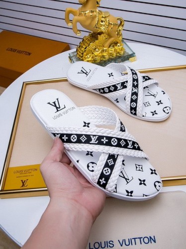 LV men slippers AAA-645