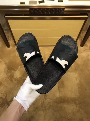 VT Men slippers AAA-024