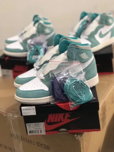 Authentic Air Jordan 1 “Turbo Green” GS