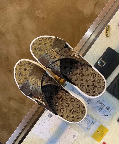 LV men slippers AAA-381(38-45)