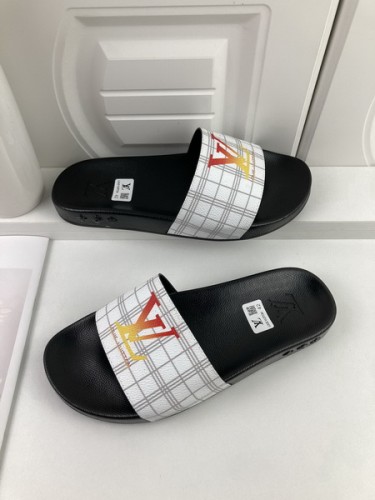 LV women slippers AAA-335