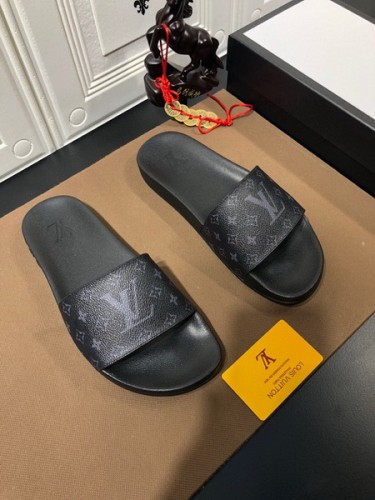 LV men slippers AAA-670
