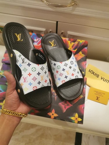 LV women slippers AAA-138