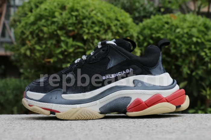 B 17FW Tripe-S High End Sneaker-001