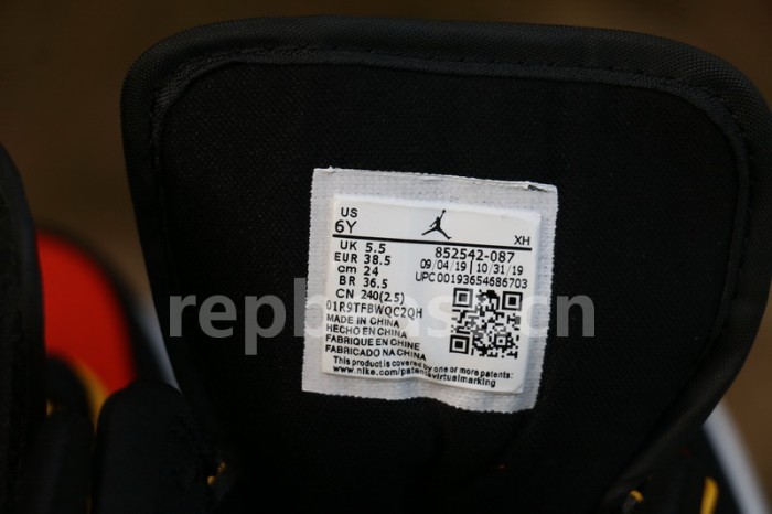 Authentic Air Jordan 1 Mid “Raygun”