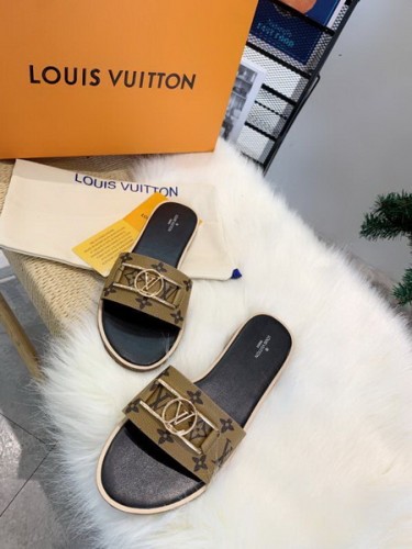LV women slippers AAA-069