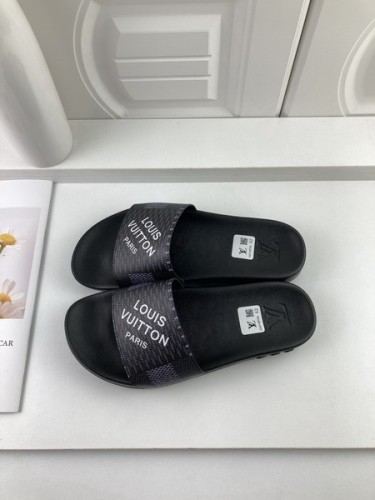 LV men slippers AAA-1129