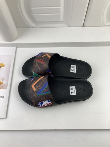 LV men slippers AAA-1128