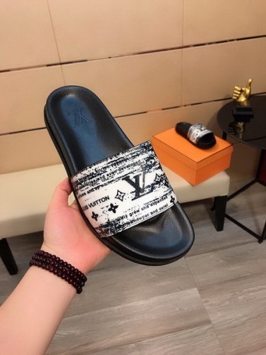 LV men slippers AAA-743