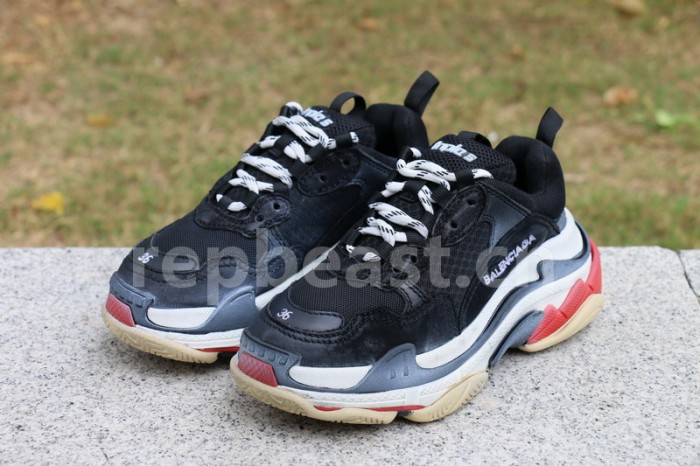 B 17FW Tripe-S High End Sneaker-001