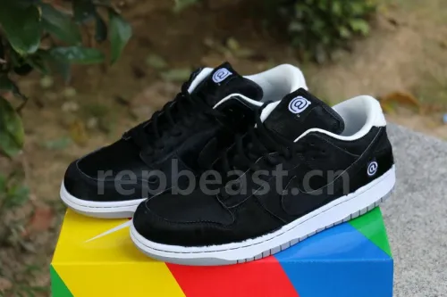 Authentic Nike SB Zoom Dunk Elite “BE@RBRICK”