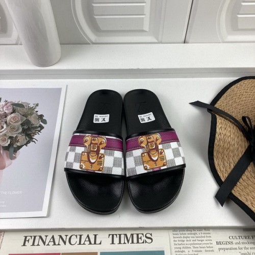 LV women slippers AAA-235