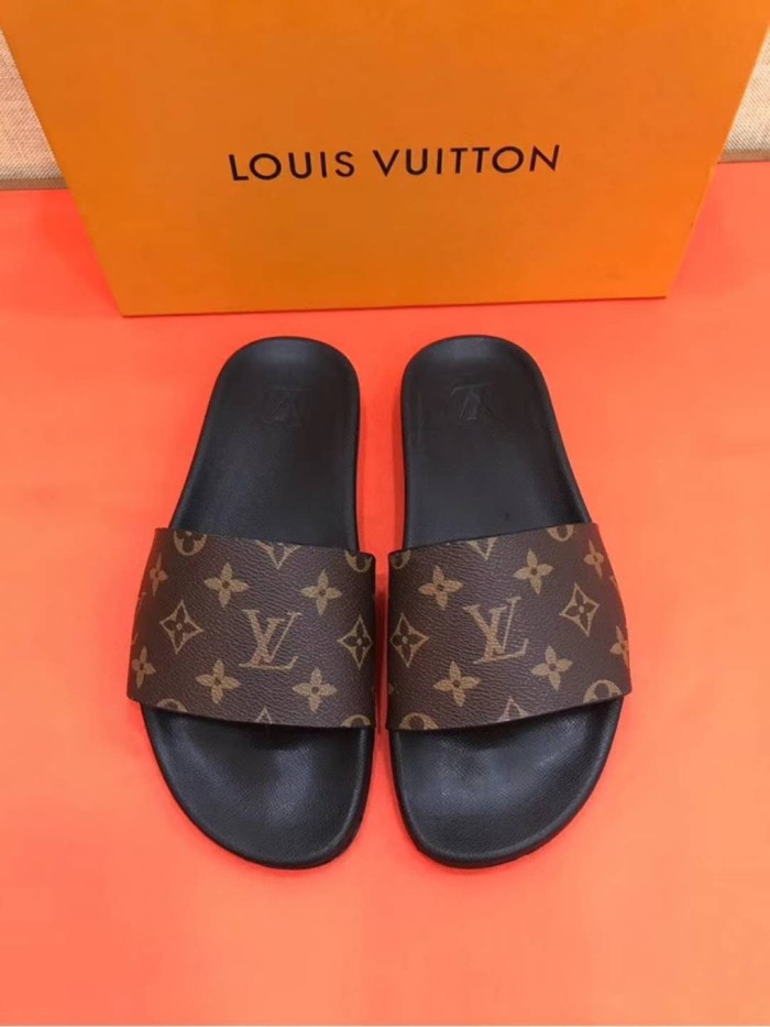 LV men slippers AAA(38-45)-218