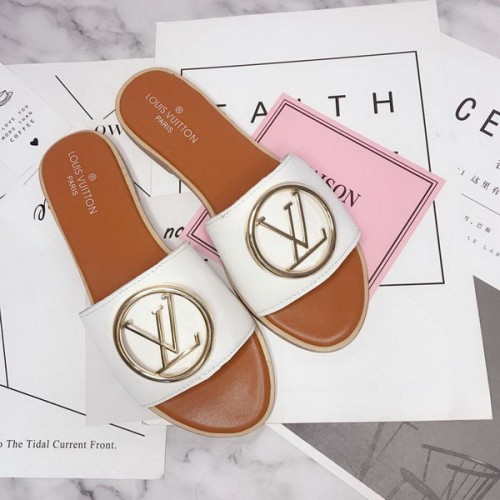 LV women slippers AAA-131