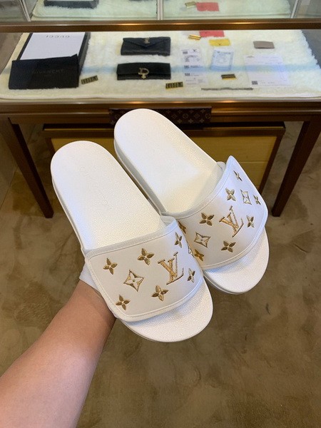 LV men slippers AAA-334(38-45)