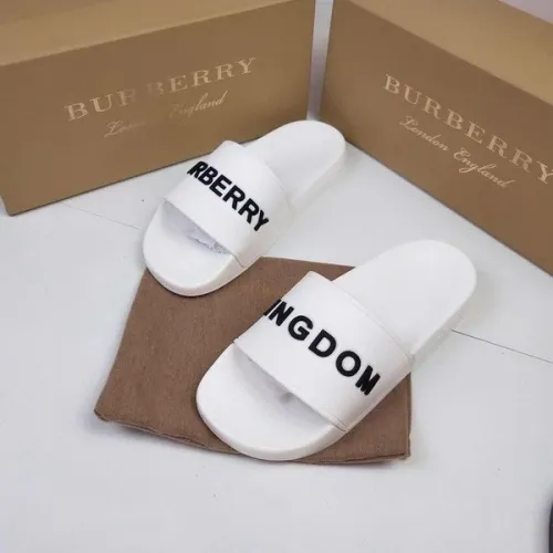 Burberry men slippers AAA-040