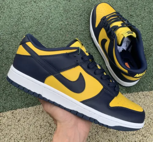 Authentic Nike Dunk Low  Michigan Women size