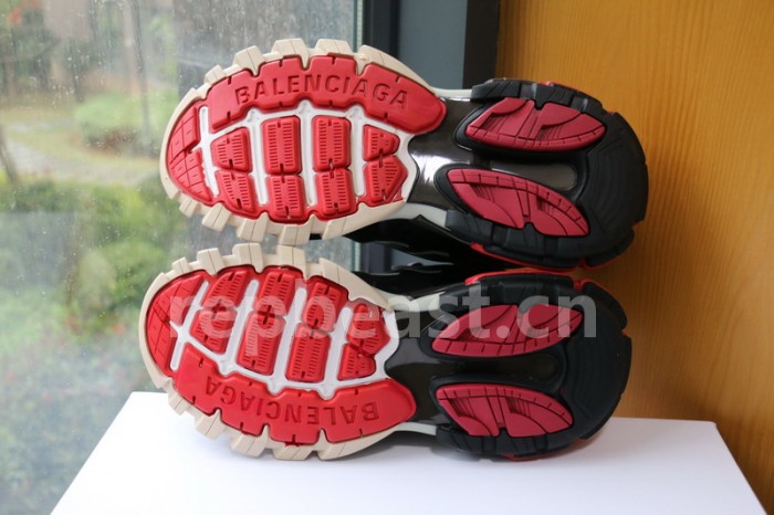 B 17FW Tripe-S High End Sneaker-052