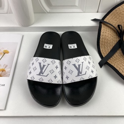 LV women slippers AAA-223