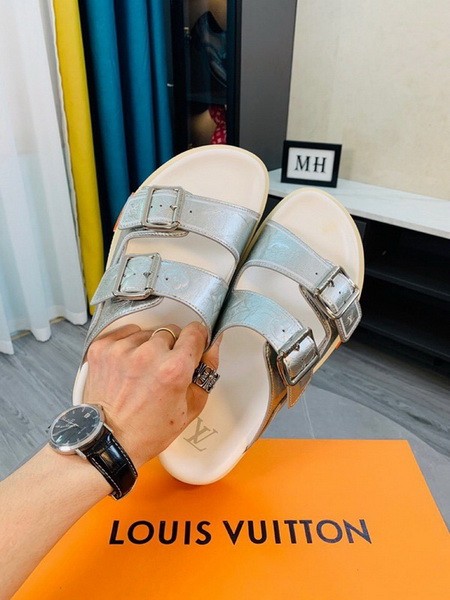 LV Sandals 1：1 Quality-220