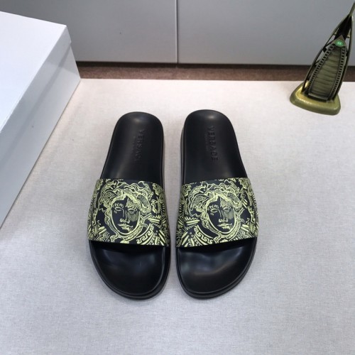 Versace women slippers AAA-016