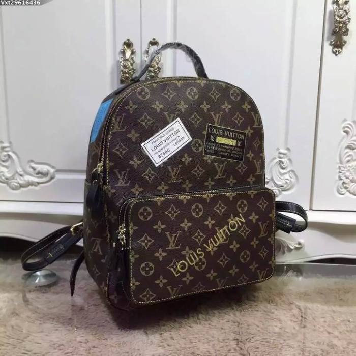 LV Backpack 11 Quality-018