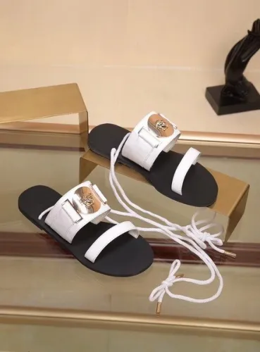 Versace women slippers AAA-036