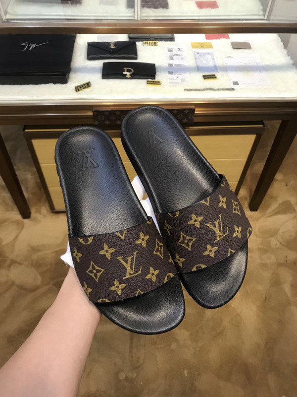 LV men slippers AAA(38-45)-169