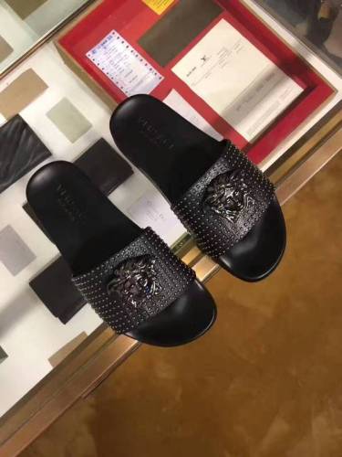 Versace men slippers AAA-093