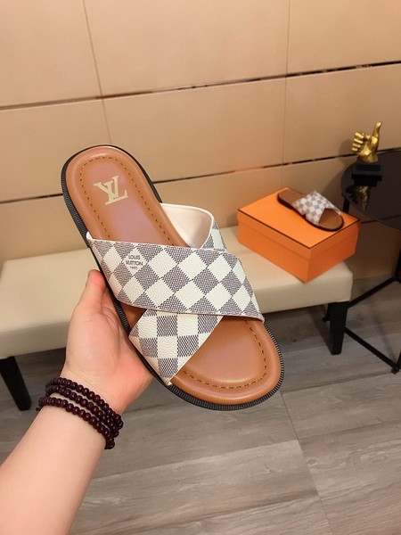 LV men slippers AAA-1066