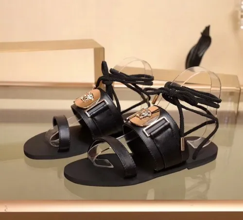 Versace women slippers AAA-037