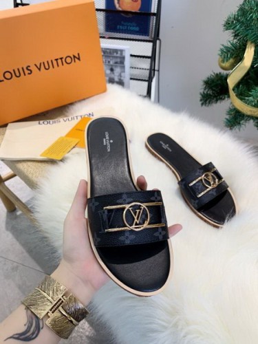 LV women slippers AAA-067