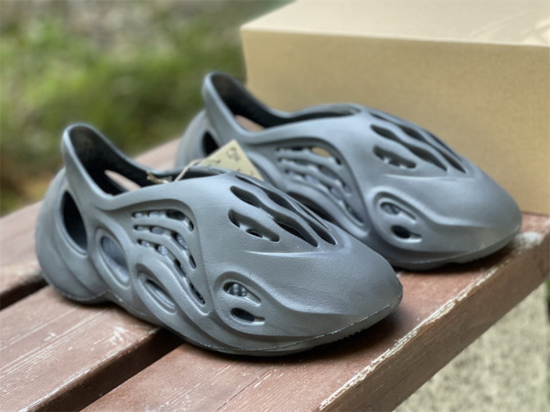 Adidas Yeezy Foam Runner Onyx – TrustyToes