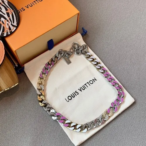 LV Necklace-047