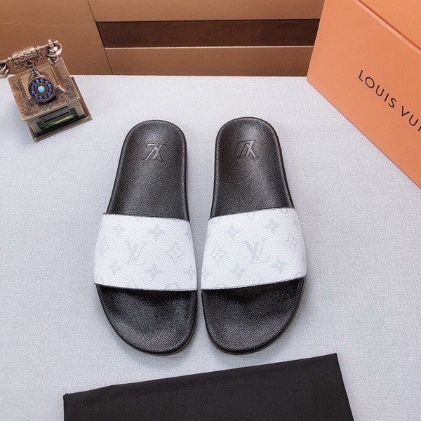 LV women slippers AAA-030