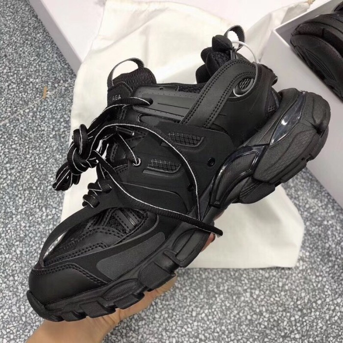 B 17FW Tripe-S High End Sneaker-047