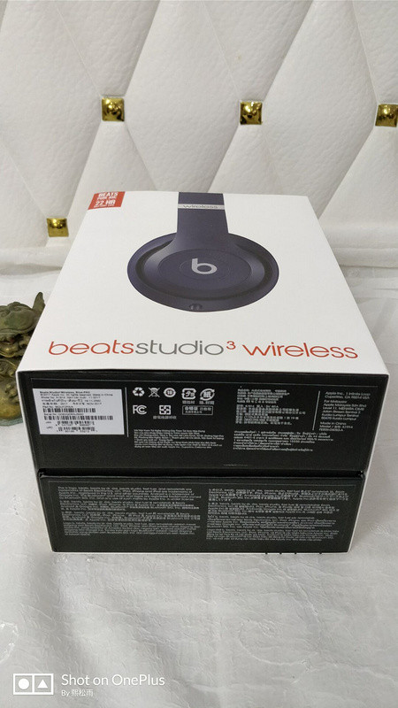 Monster Beats  studio wireless 3-013