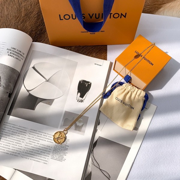 LV Necklace-025