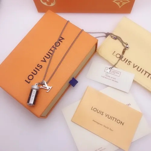 LV Necklace-005