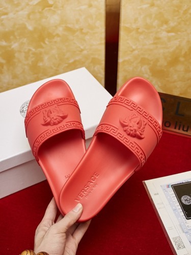 Versace men slippers AAA-129(38-44)
