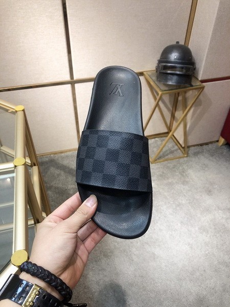 LV men slippers AAA-326(38-45)