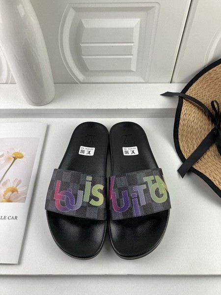 LV men slippers AAA-950