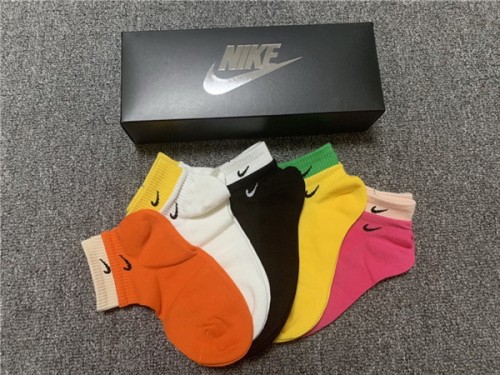 Nike Socks-006