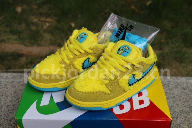 Authentic Grateful Dead x Nike SB Dunk Low “Yellow Bear”  kids shoes