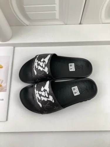 LV women slippers AAA-355