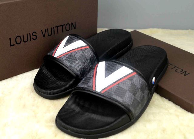 LV men slippers AAA(38-45)-211