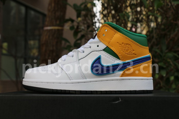 Authentic Air Jordan 1 Mid GS White Court Purple