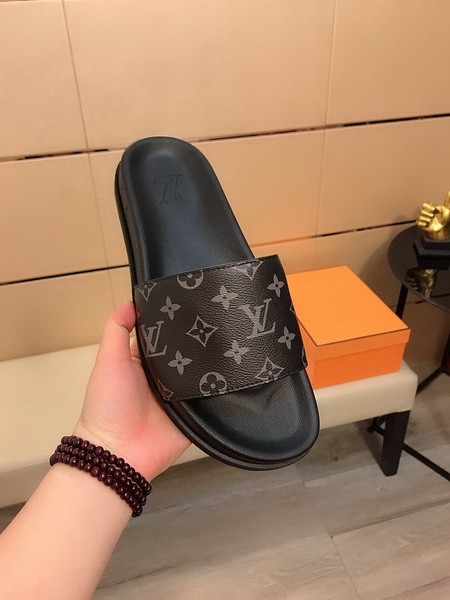 LV men slippers AAA-742