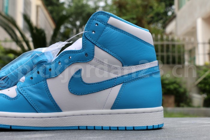 Authentic Air Jordan 1 Retro High OG “UNC”
